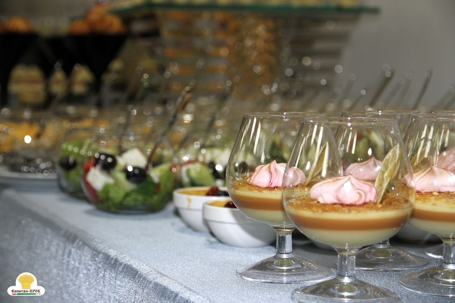 Официальная часть завершилась деловым фуршетом.